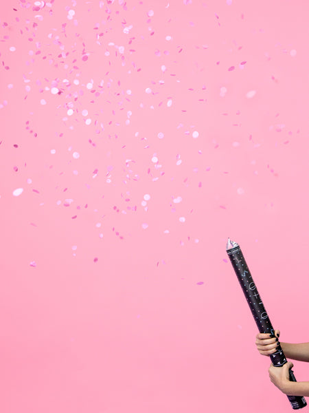 Canon à confettis roses pour gender reveal