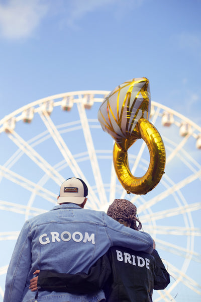 Ballon en forme d'alliance dorée format XXL