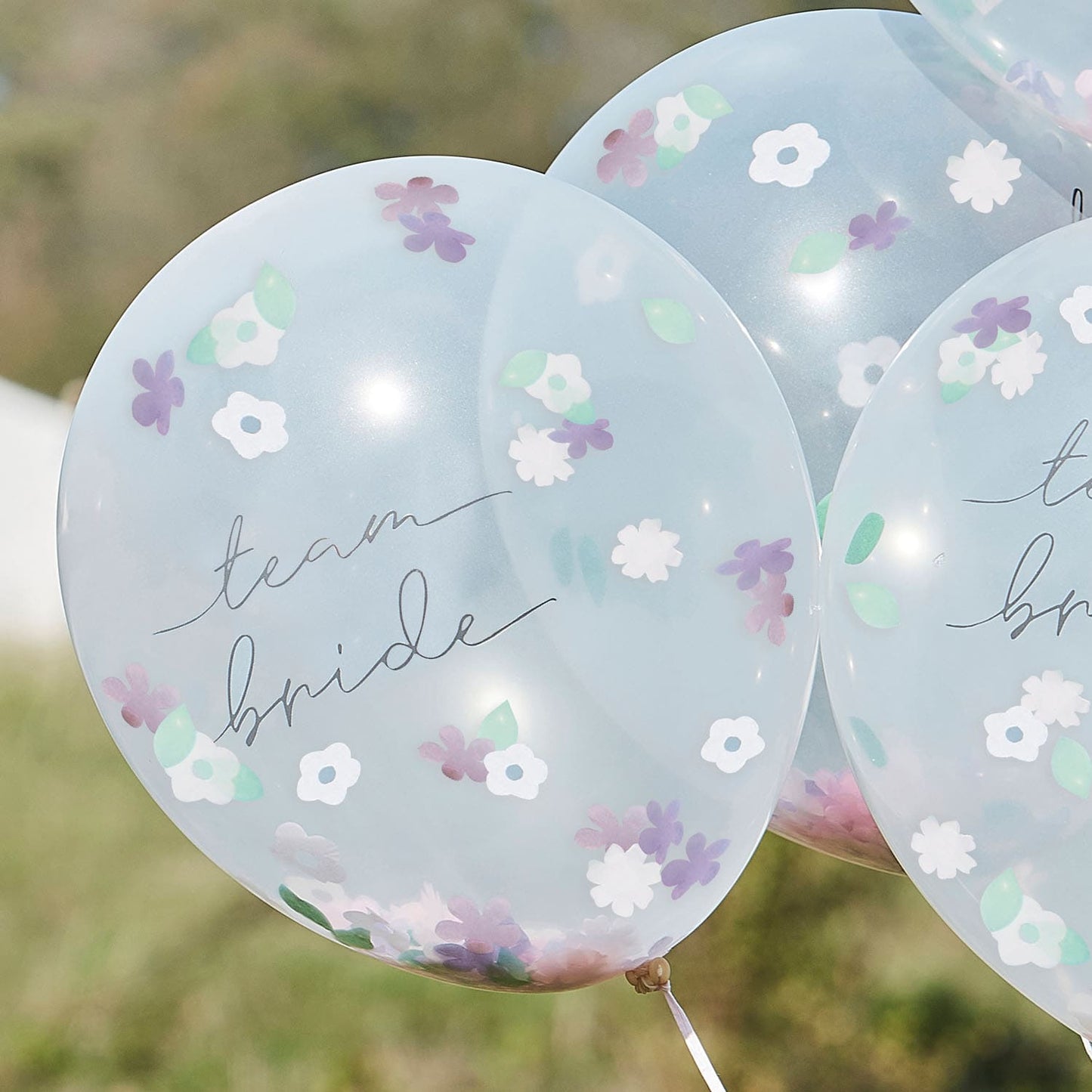 Ballons confettis fleurs team bride boho evjf