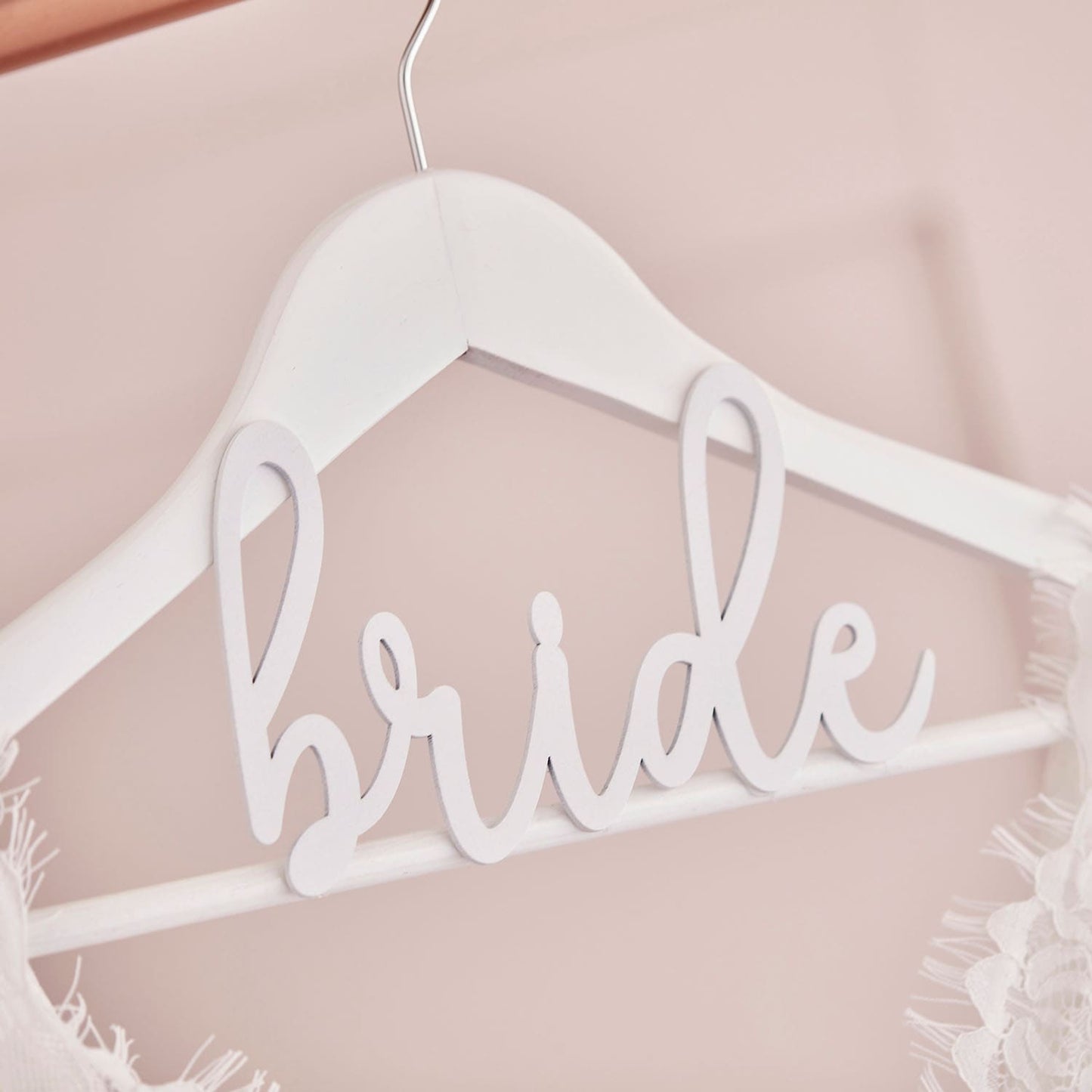Cintre Bride Blanc en bois pour EVJF Mariage