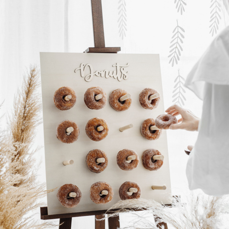 Mur à donuts pour mariage et EVJF afin de décorer la table