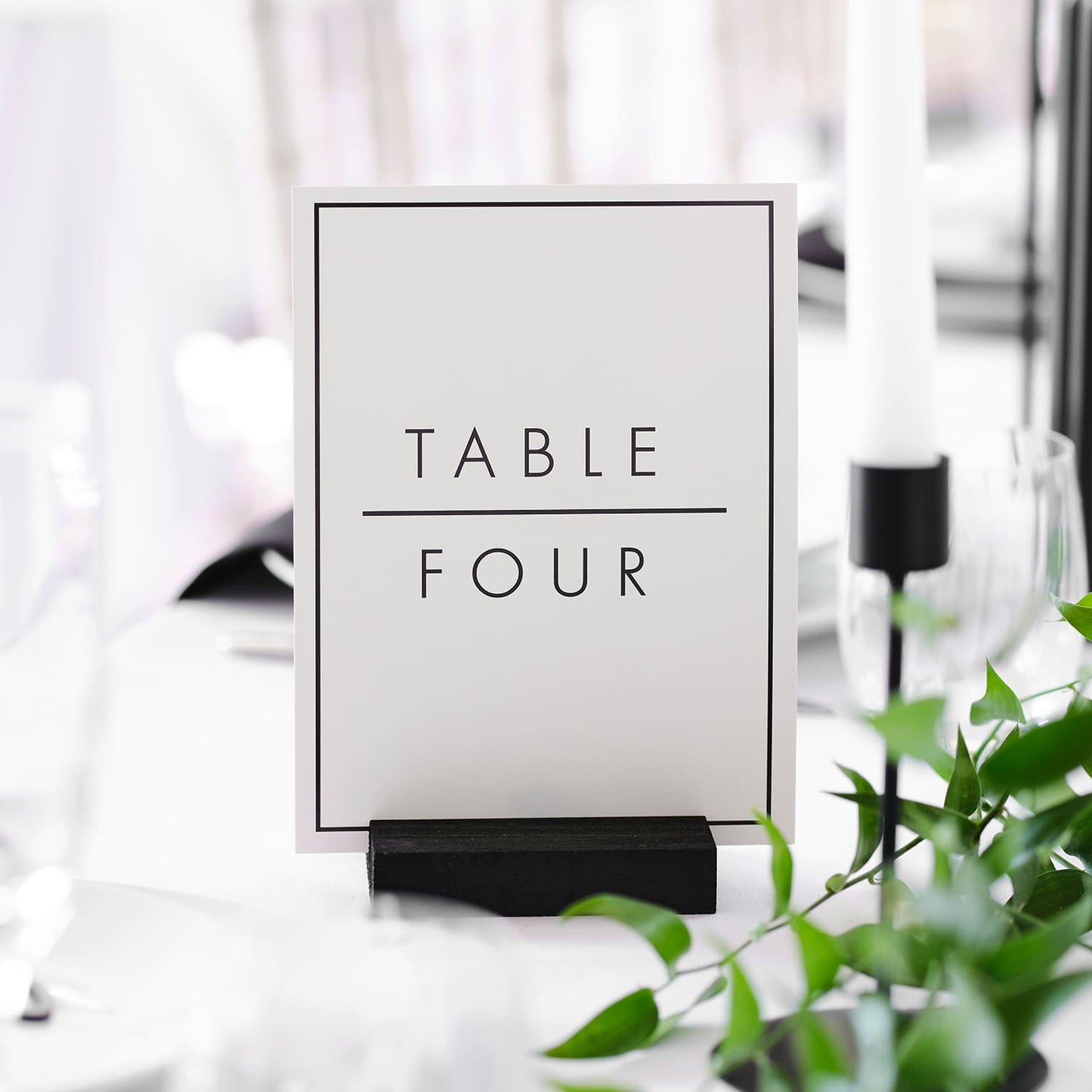 numéros de table blancs modernes écriture noire anglaise pour table de mariage