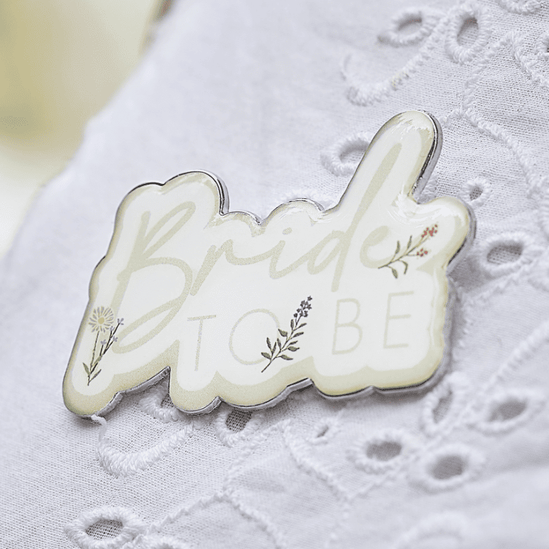 Pin's Bride-to-be Floral