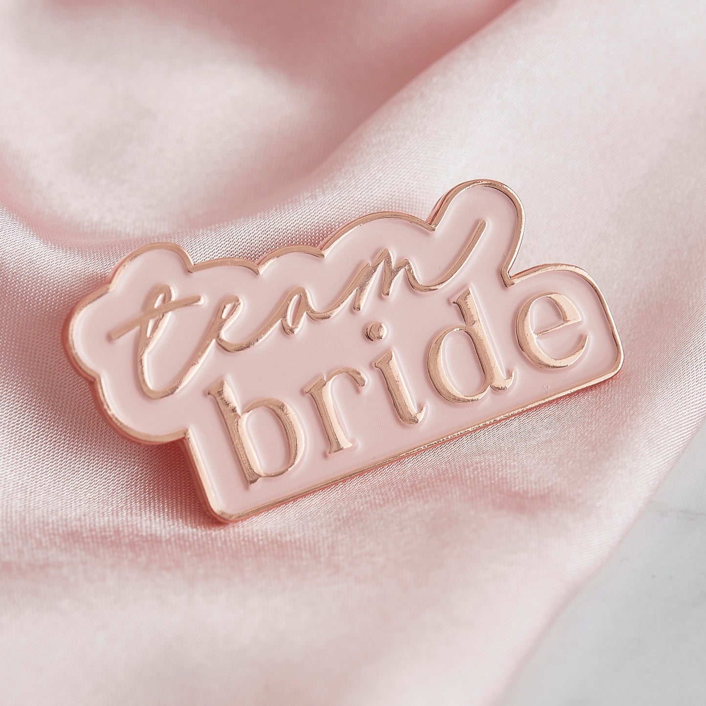 pin's team bride accessoire cadeau evjf