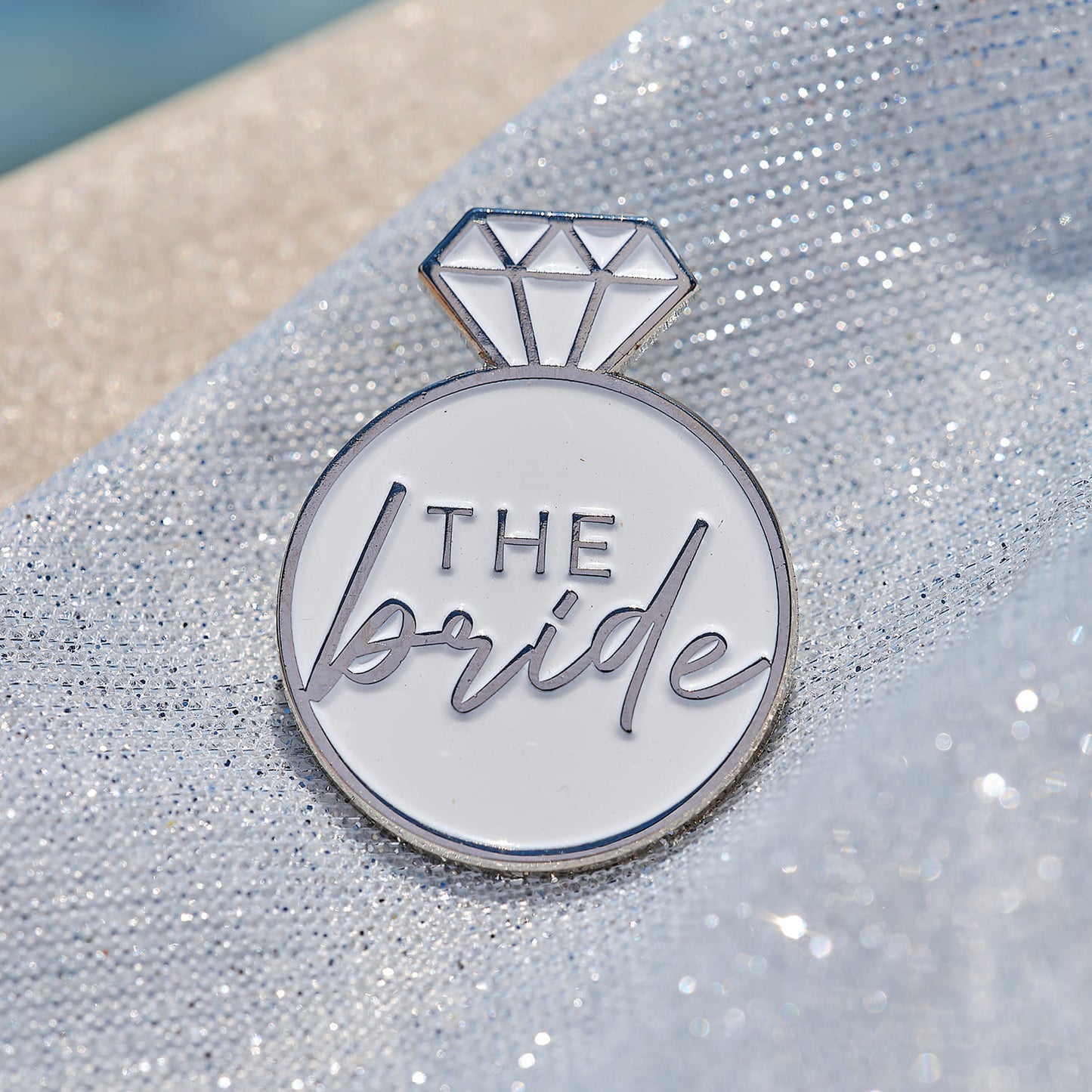 Pin's The Bride Argent evjf