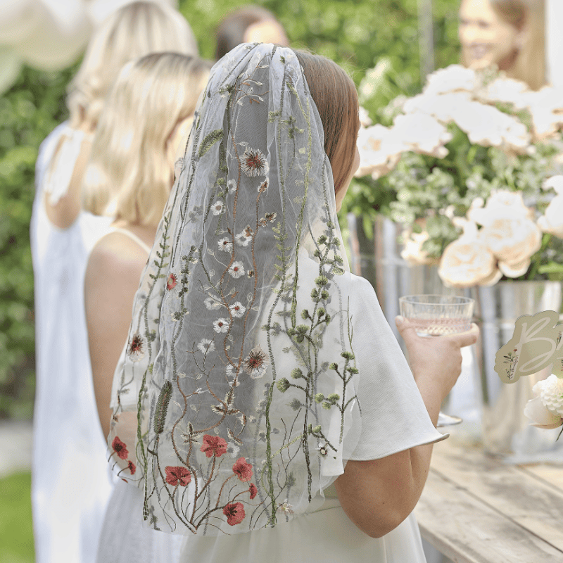 Voile floral pour bride-to-be EVJF